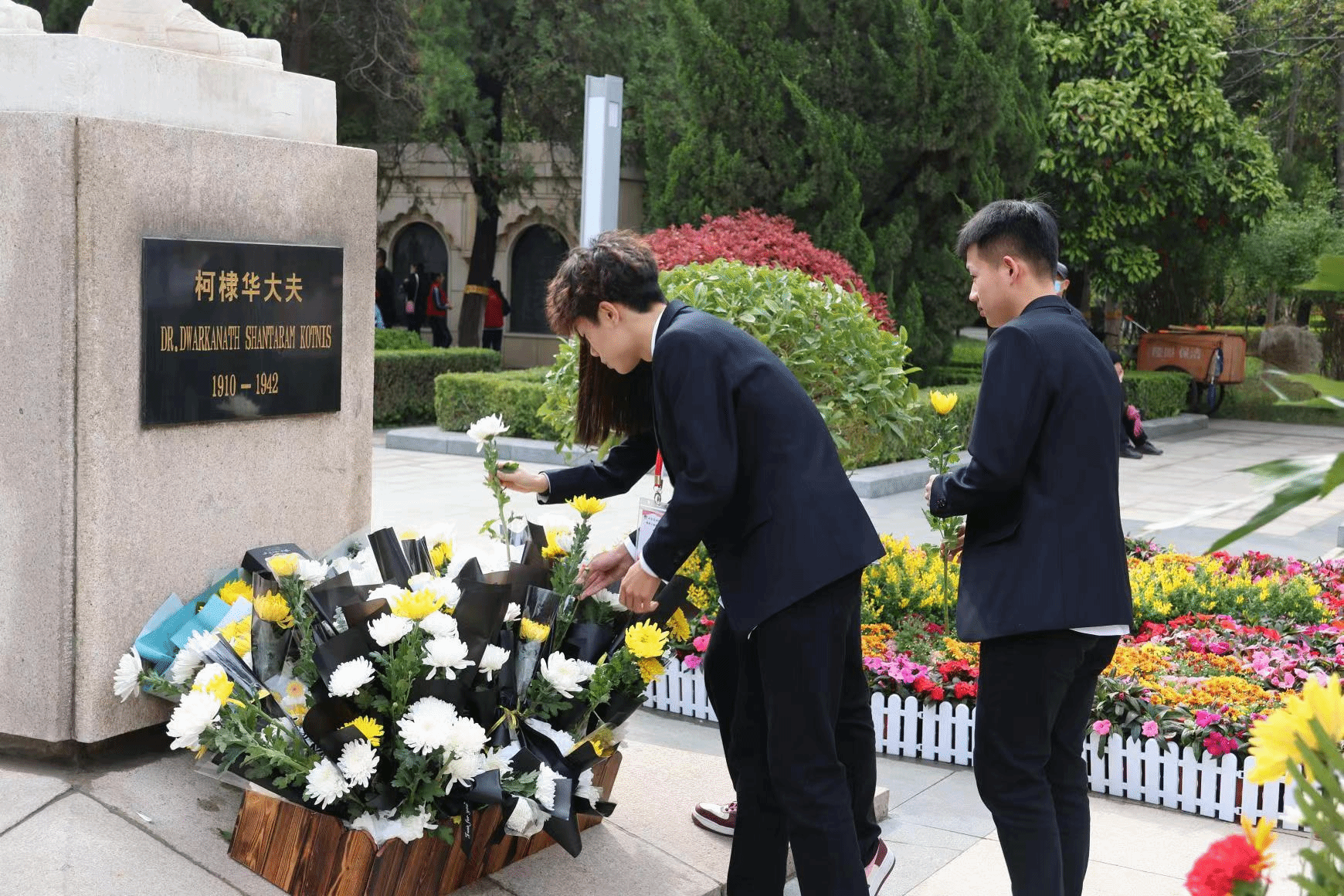 纪念碑与纪念广场